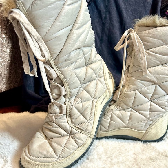 White Quilted Waterproof Winter Tall Boots Lace Up Fur Trim - Picture 2 of 14